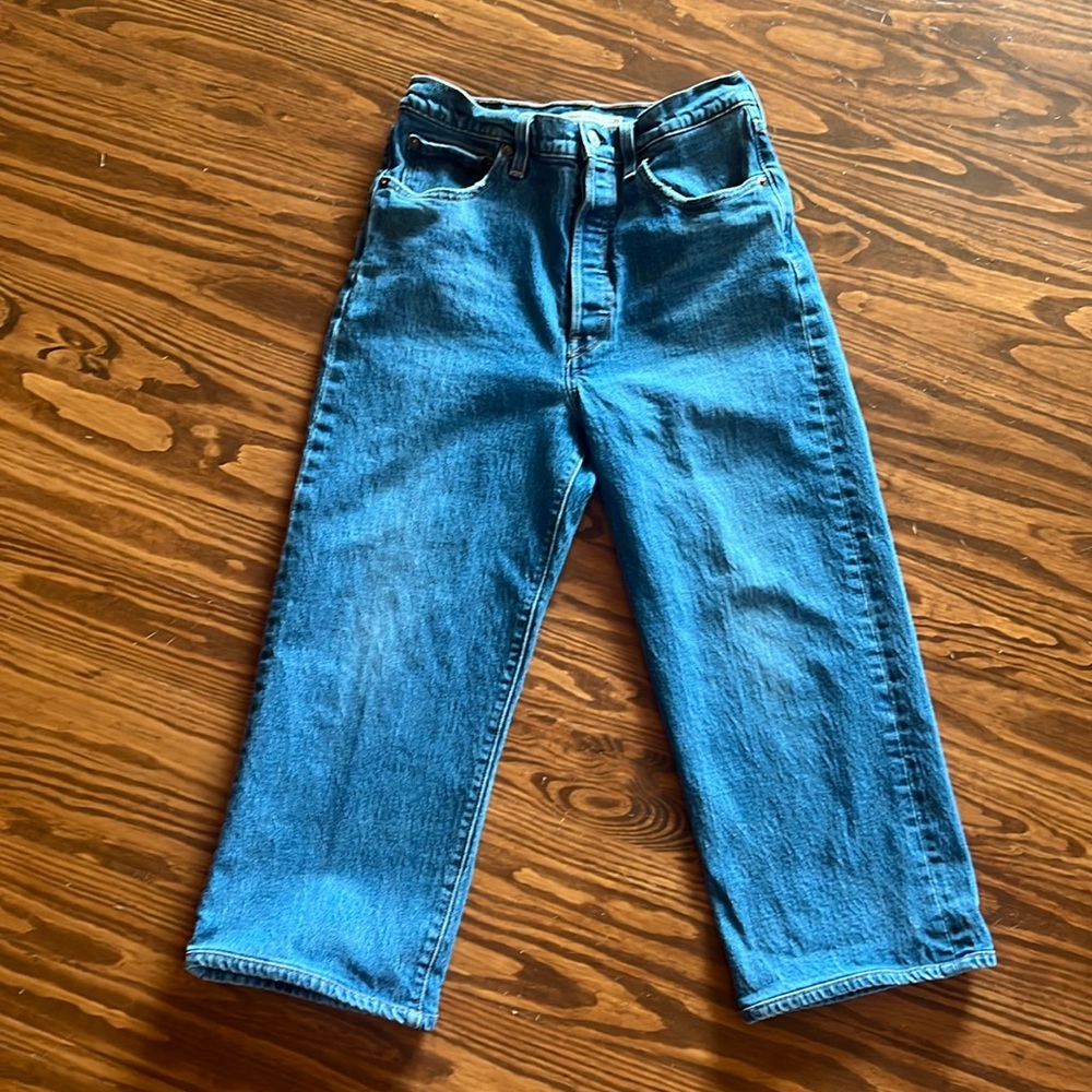 Levi’s Ribcage Cropped Jeans